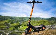 Jauns elektriskais motorollers
